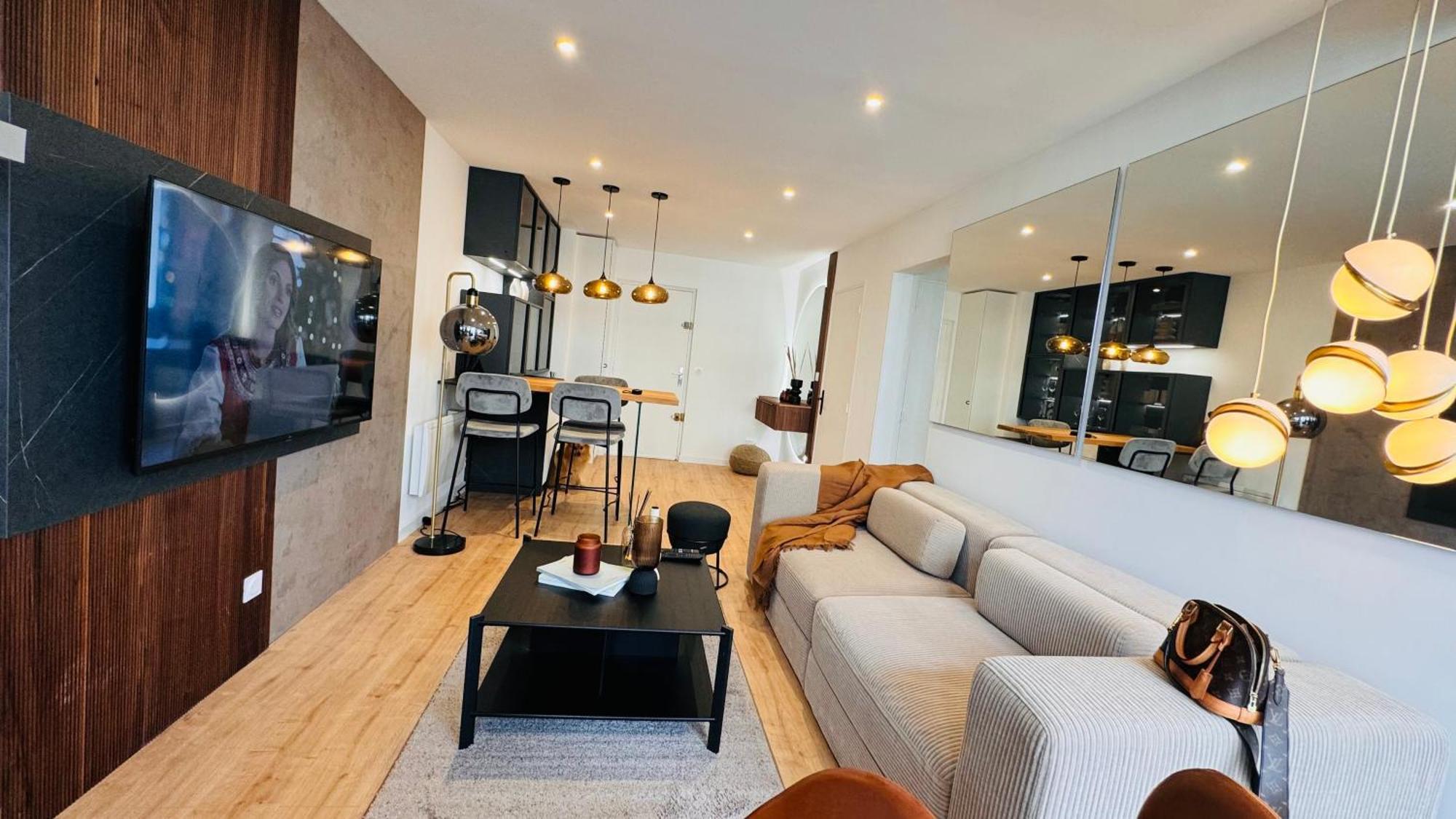 Appartement 50M De La Plage Et Toutes Commodites, Plein Centre Ville Et Silencieux ลา กร็องเดอ-ม็อต ภายนอก รูปภาพ